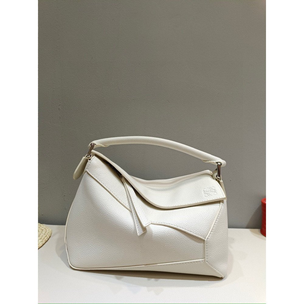 LOEWE New Puzzle Bag – Small Milkshake White! LOEWE New Puzzle Bag – Small Milkshake White!