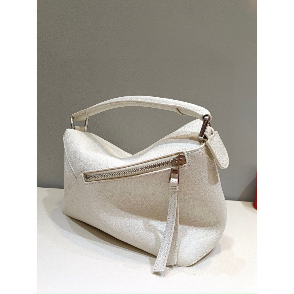 LOEWE New Puzzle Bag – Small Milkshake White! LOEWE New Puzzle Bag – Small Milkshake White!