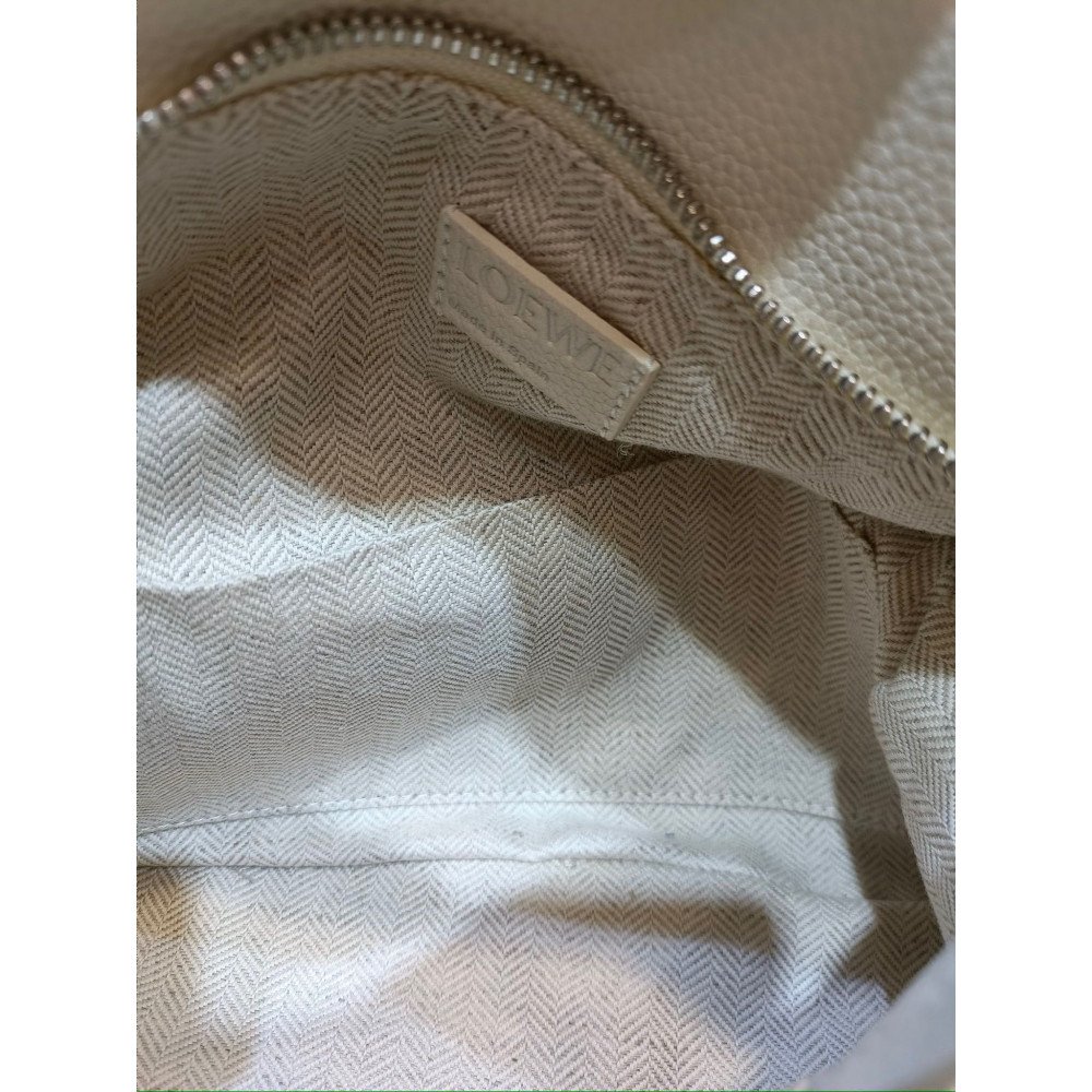 LOEWE New Puzzle Bag – Small Milkshake White! LOEWE New Puzzle Bag – Small Milkshake White!