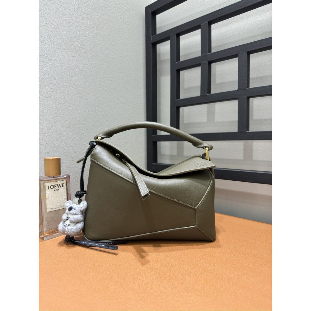 LOEWE New Puzzle Bag – Small Dark Khaki Green! LOEWE New Puzzle Bag – Small Dark Khaki Green!
