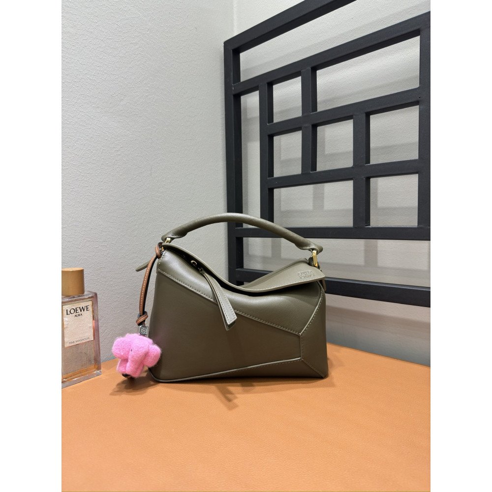 LOEWE New Puzzle Bag – Small Dark Khaki Green! LOEWE New Puzzle Bag – Small Dark Khaki Green!
