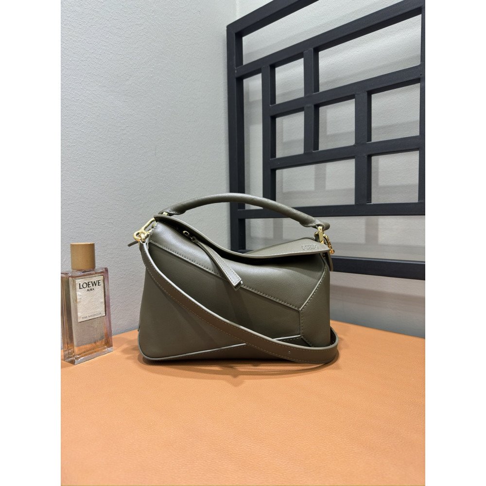 LOEWE New Puzzle Bag – Small Dark Khaki Green! LOEWE New Puzzle Bag – Small Dark Khaki Green!