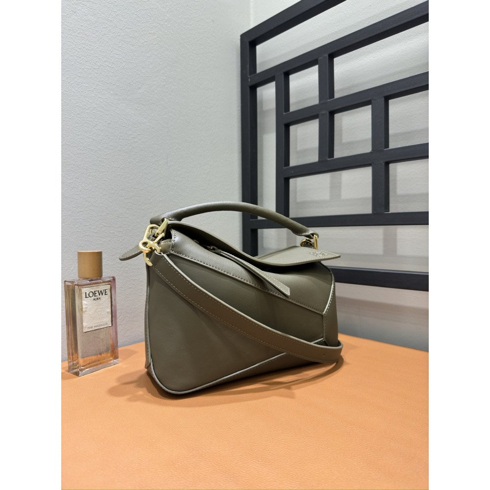 LOEWE New Puzzle Bag – Small Dark Khaki Green! LOEWE New Puzzle Bag – Small Dark Khaki Green!