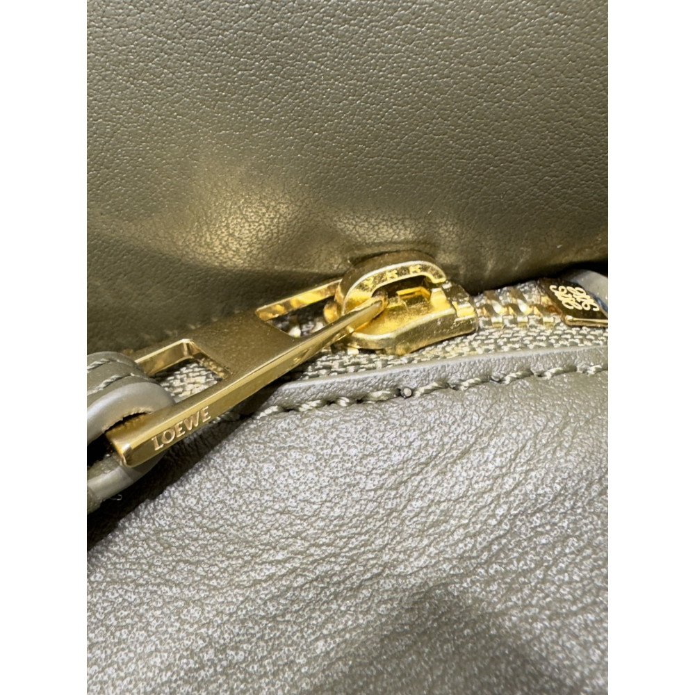LOEWE New Puzzle Bag – Small Dark Khaki Green! LOEWE New Puzzle Bag – Small Dark Khaki Green!