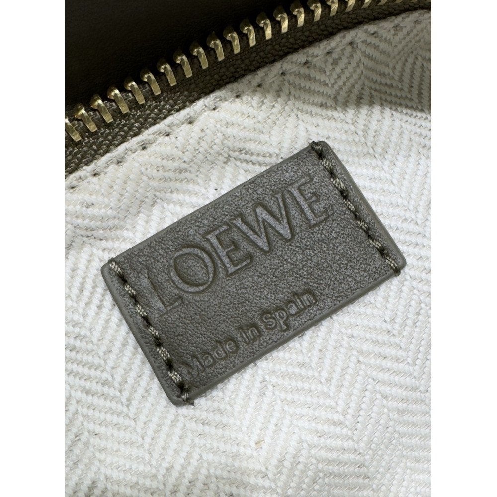 LOEWE New Puzzle Bag – Small Dark Khaki Green! LOEWE New Puzzle Bag – Small Dark Khaki Green!