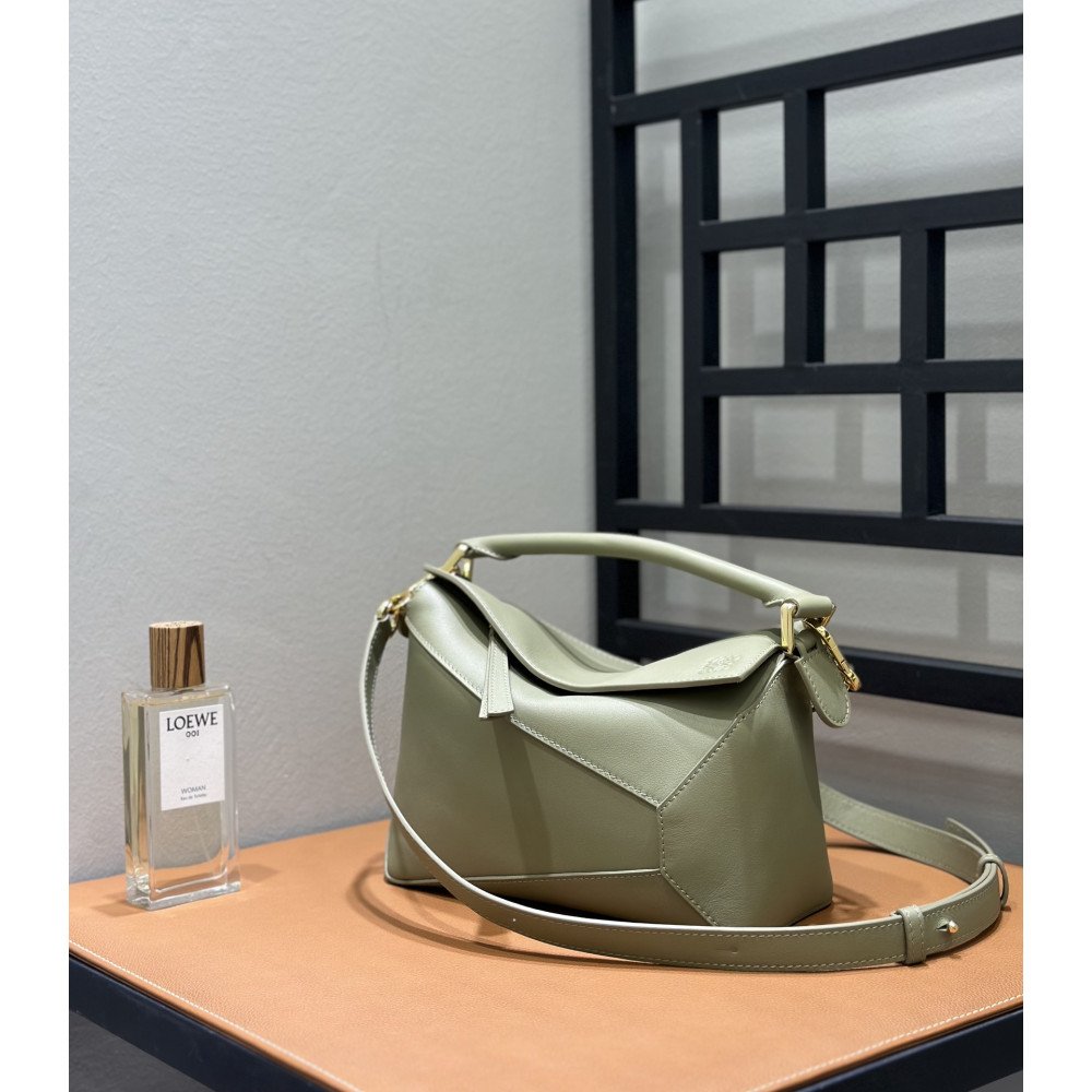 LOEWE New Puzzle Bag – Small Eucalyptus Green! LOEWE New Puzzle Bag – Small Eucalyptus Green!