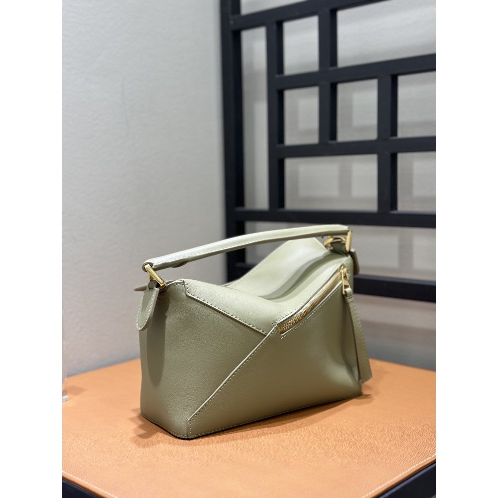 LOEWE New Puzzle Bag – Small Eucalyptus Green! LOEWE New Puzzle Bag – Small Eucalyptus Green!
