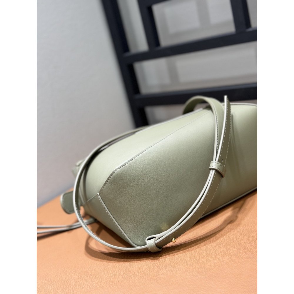 LOEWE New Puzzle Bag – Small Eucalyptus Green! LOEWE New Puzzle Bag – Small Eucalyptus Green!