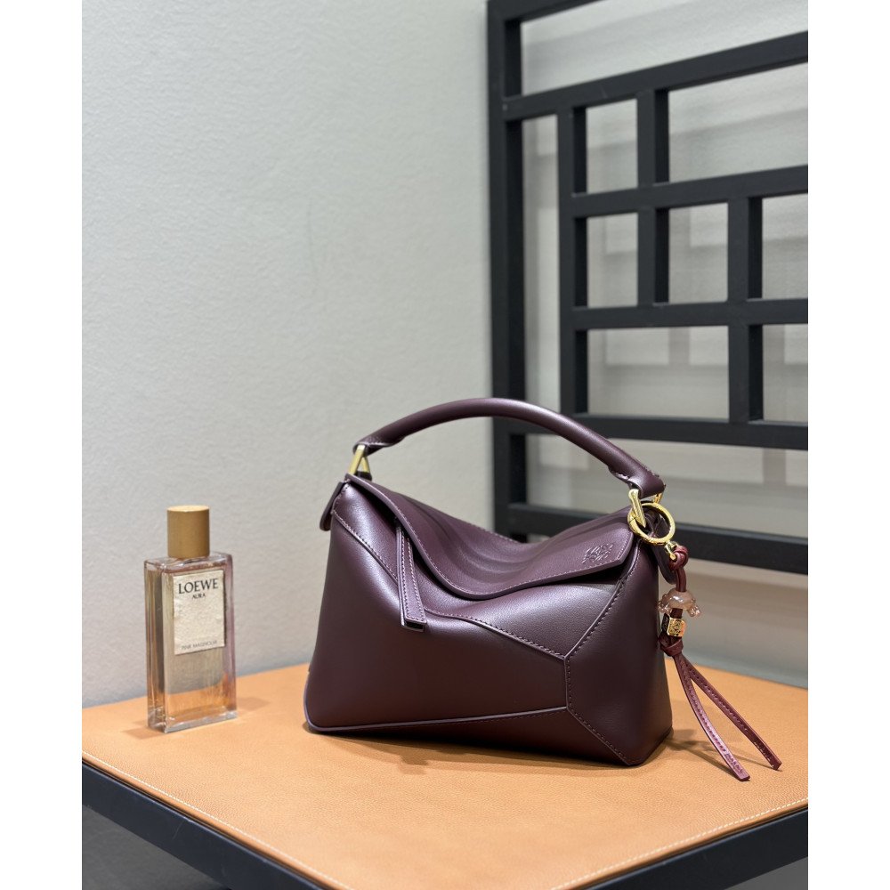 LOEWE New Puzzle Bag – Small Burgundy Red! LOEWE New Puzzle Bag – Small Burgundy Red!