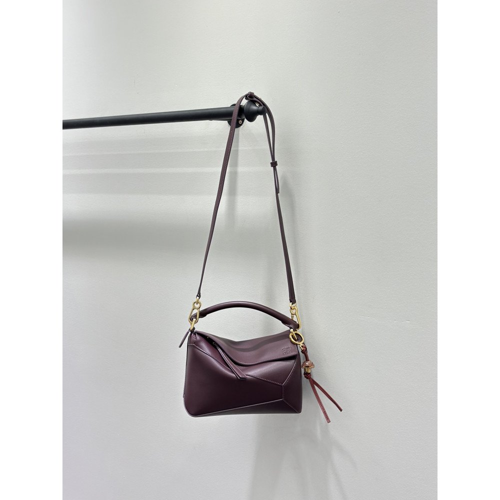 LOEWE New Puzzle Bag – Small Burgundy Red! LOEWE New Puzzle Bag – Small Burgundy Red!
