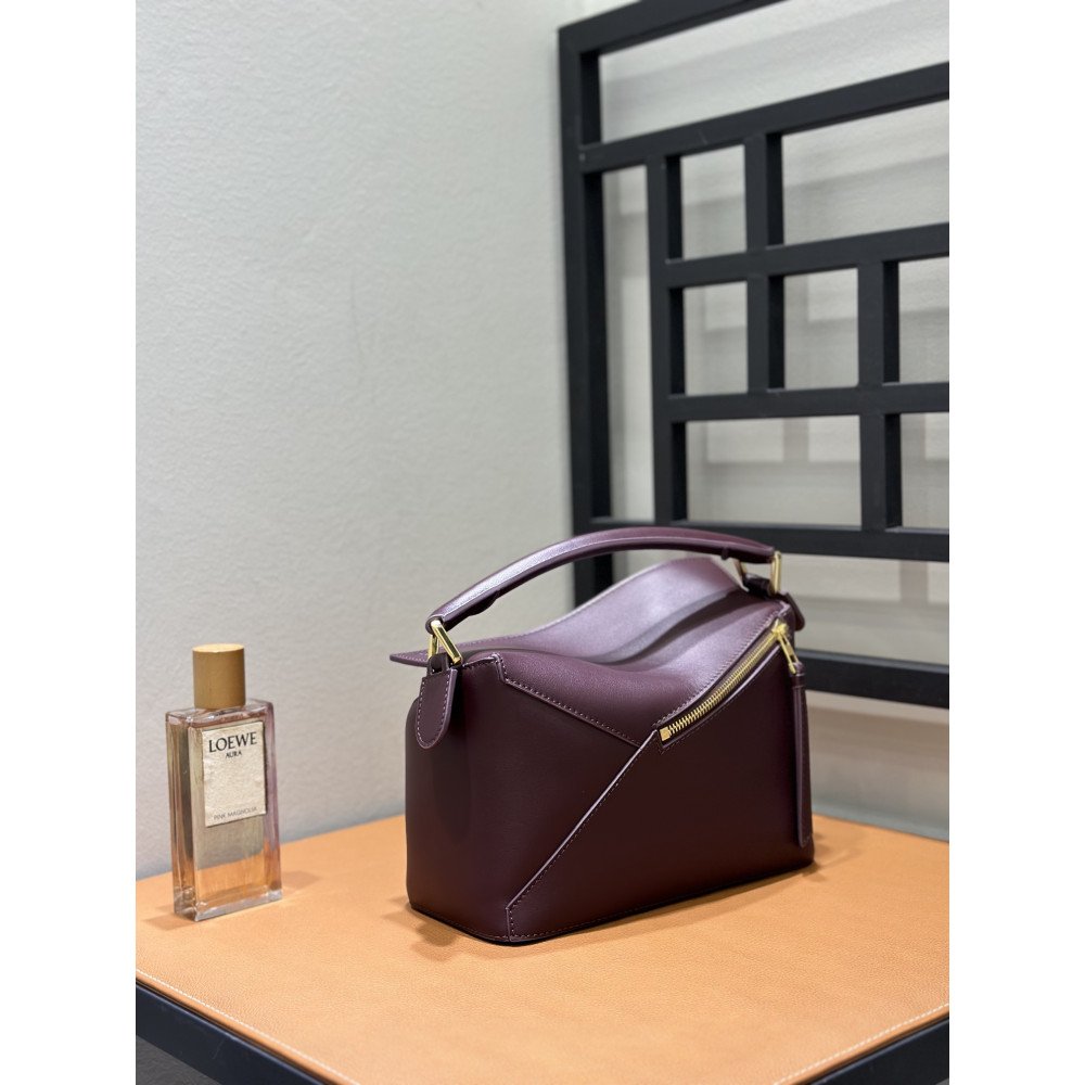 LOEWE New Puzzle Bag – Small Burgundy Red! LOEWE New Puzzle Bag – Small Burgundy Red!