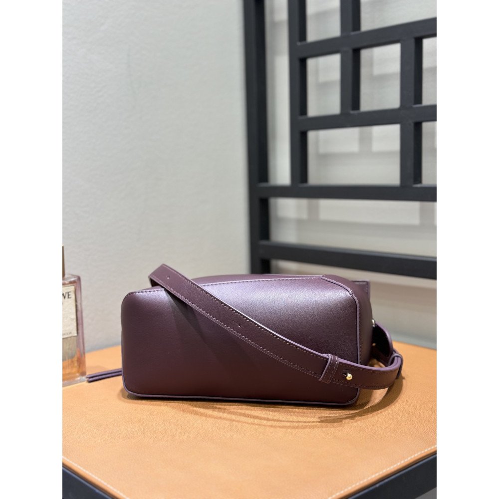 LOEWE New Puzzle Bag – Small Burgundy Red! LOEWE New Puzzle Bag – Small Burgundy Red!