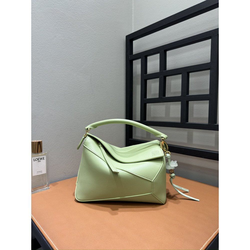 LOEWE New Puzzle Bag – Small Pale Pear Green! LOEWE New Puzzle Bag – Small Pale Pear Green!