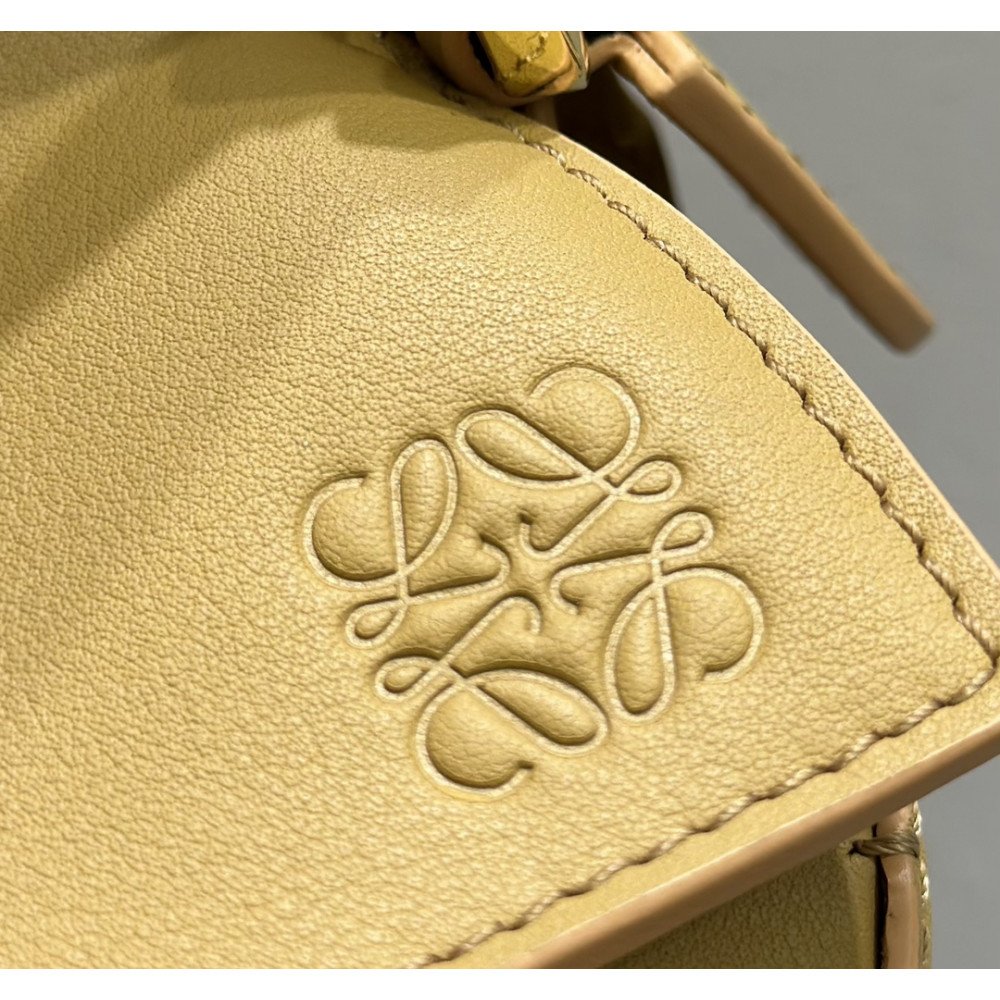 LOEWE New Puzzle Bag – Small Desert Yellow! LOEWE New Puzzle Bag – Small Desert Yellow!