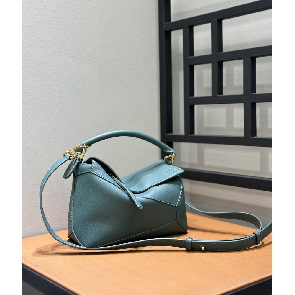 LOEWE New Puzzle Bag – Small Vetiver Green! LOEWE New Puzzle Bag – Small Vetiver Green!