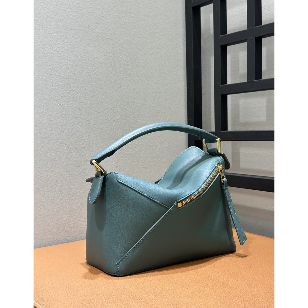 LOEWE New Puzzle Bag – Small Vetiver Green! LOEWE New Puzzle Bag – Small Vetiver Green!