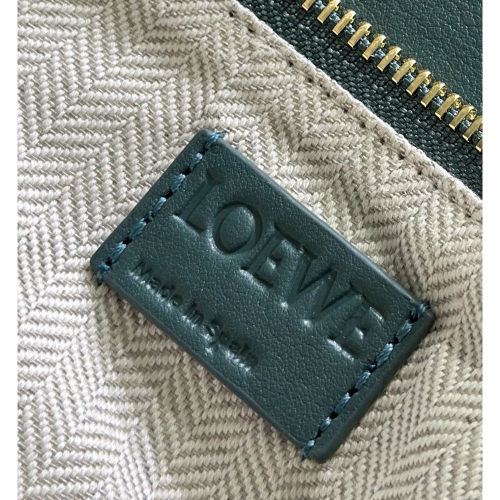 LOEWE New Puzzle Bag – Small Vetiver Green! LOEWE New Puzzle Bag – Small Vetiver Green!