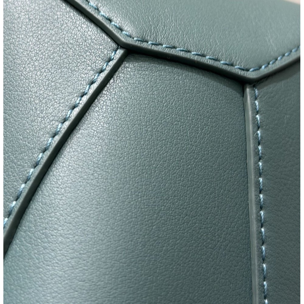 LOEWE New Puzzle Bag – Small Vetiver Green! LOEWE New Puzzle Bag – Small Vetiver Green!