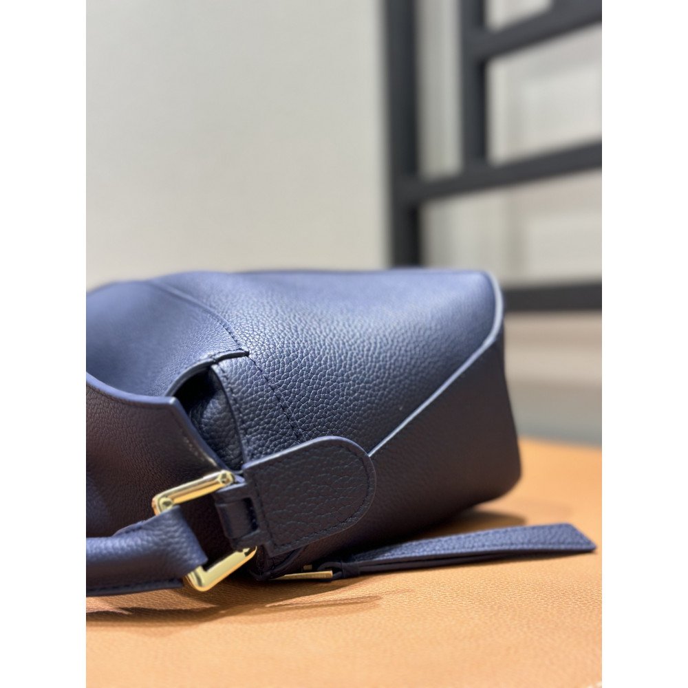 LOEWE New Puzzle Bag – Small Deep Navy Blue! LOEWE New Puzzle Bag – Small Deep Navy Blue!