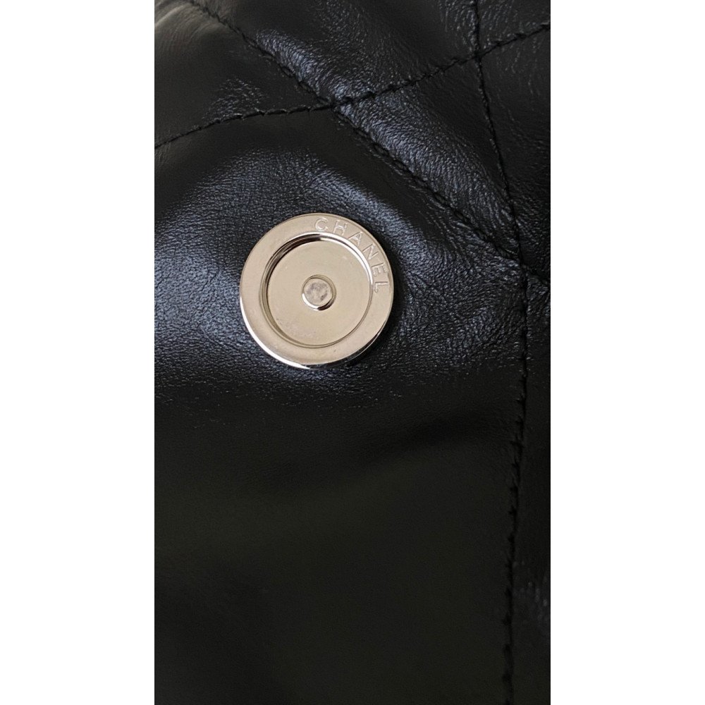 Chanel Solid Black 22 Bag, small size 22 bag shoulder bag Chanel Solid Black 22 Bag, small size 22 bag shoulder bag