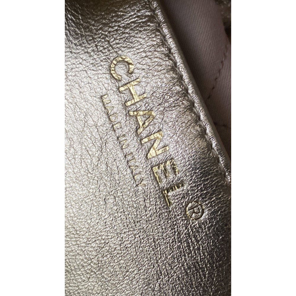 Chanel 24B limited color gold mini 22Bag! Chanel 24B limited color gold mini 22Bag!