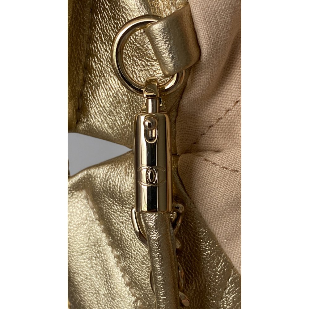 Chanel 24B limited color gold mini 22Bag! Chanel 24B limited color gold mini 22Bag!