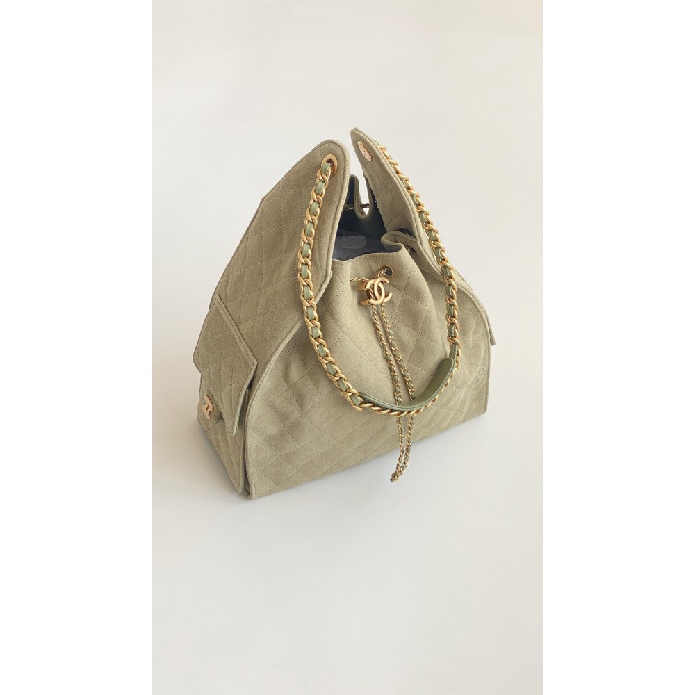 Chanel 25 Bag Medium Hobo Boho Bag! Chanel 25 Bag Medium Hobo Boho Bag!