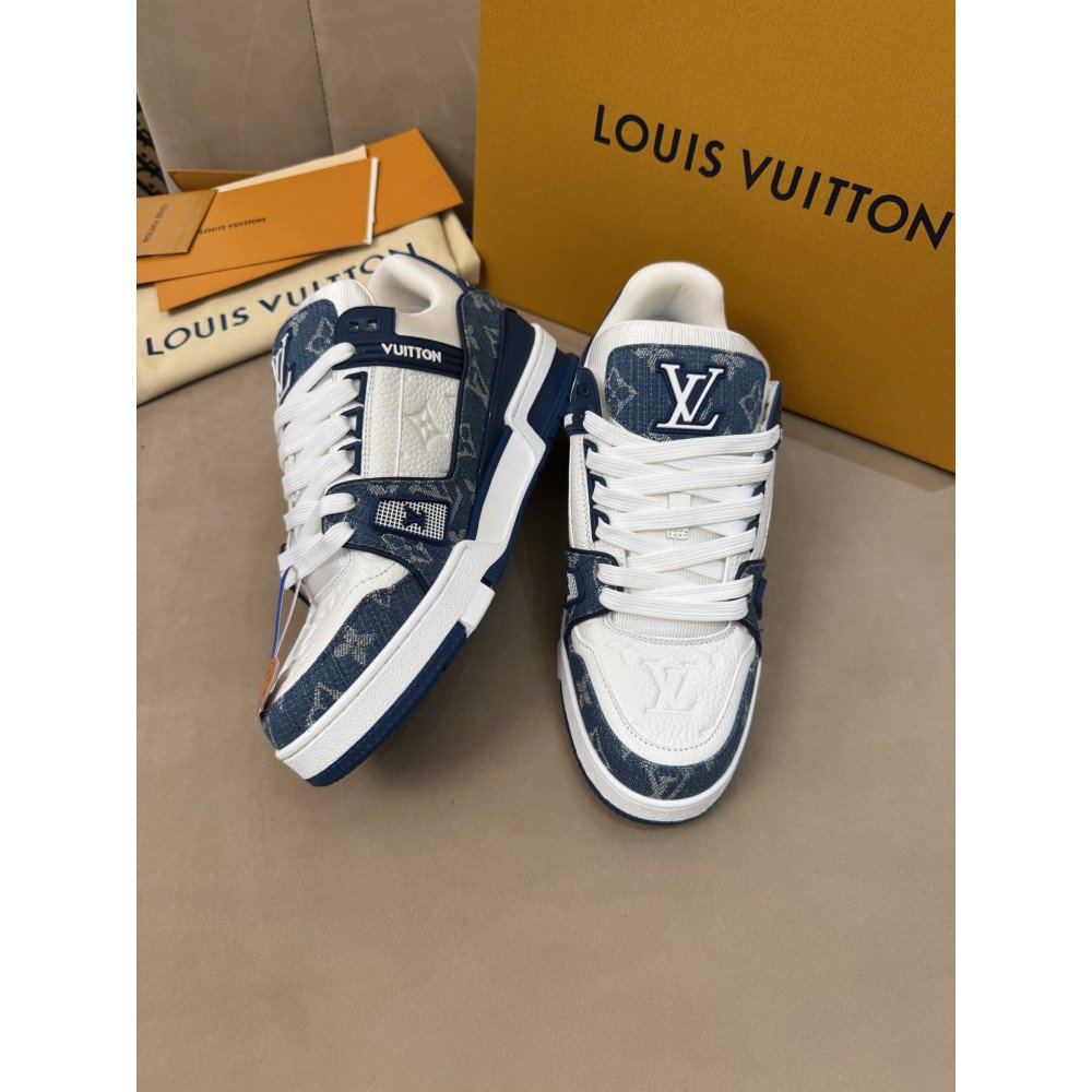 Louis Vuitton Trainer Classic Unisex Sneakers