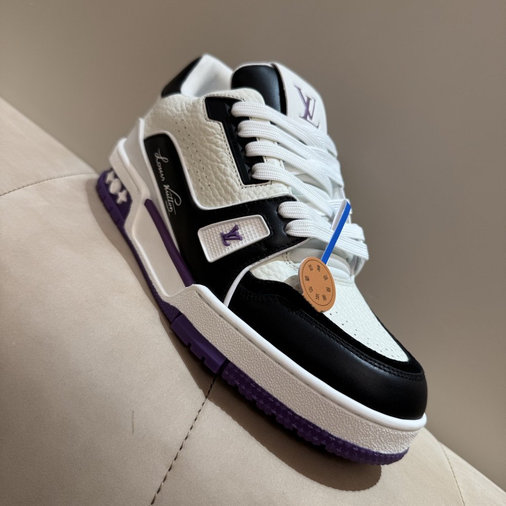 Louis Vuitton Trainer Classic Unisex Sneakers