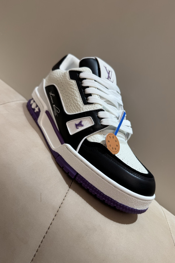 Louis Vuitton Trainer Classic Unisex Sneakers