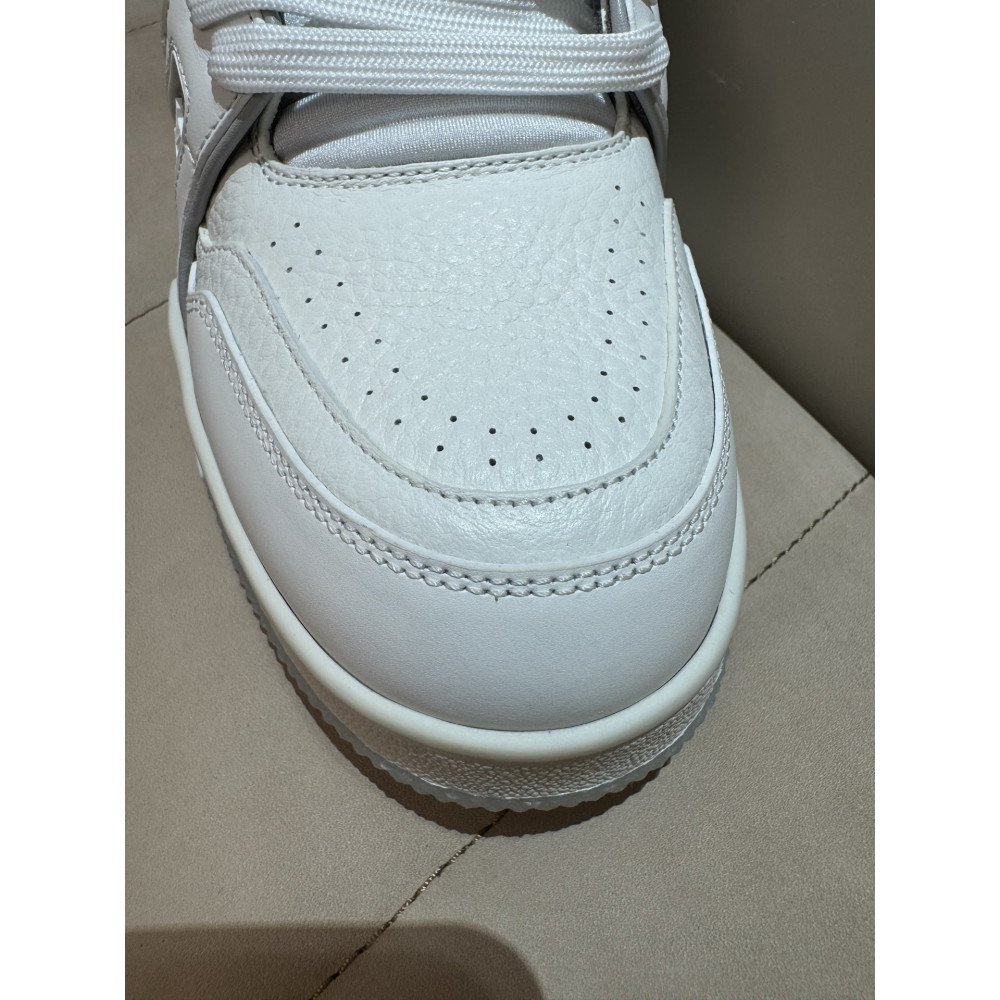 Louis Vuitton Trainer Classic Unisex Sneakers
