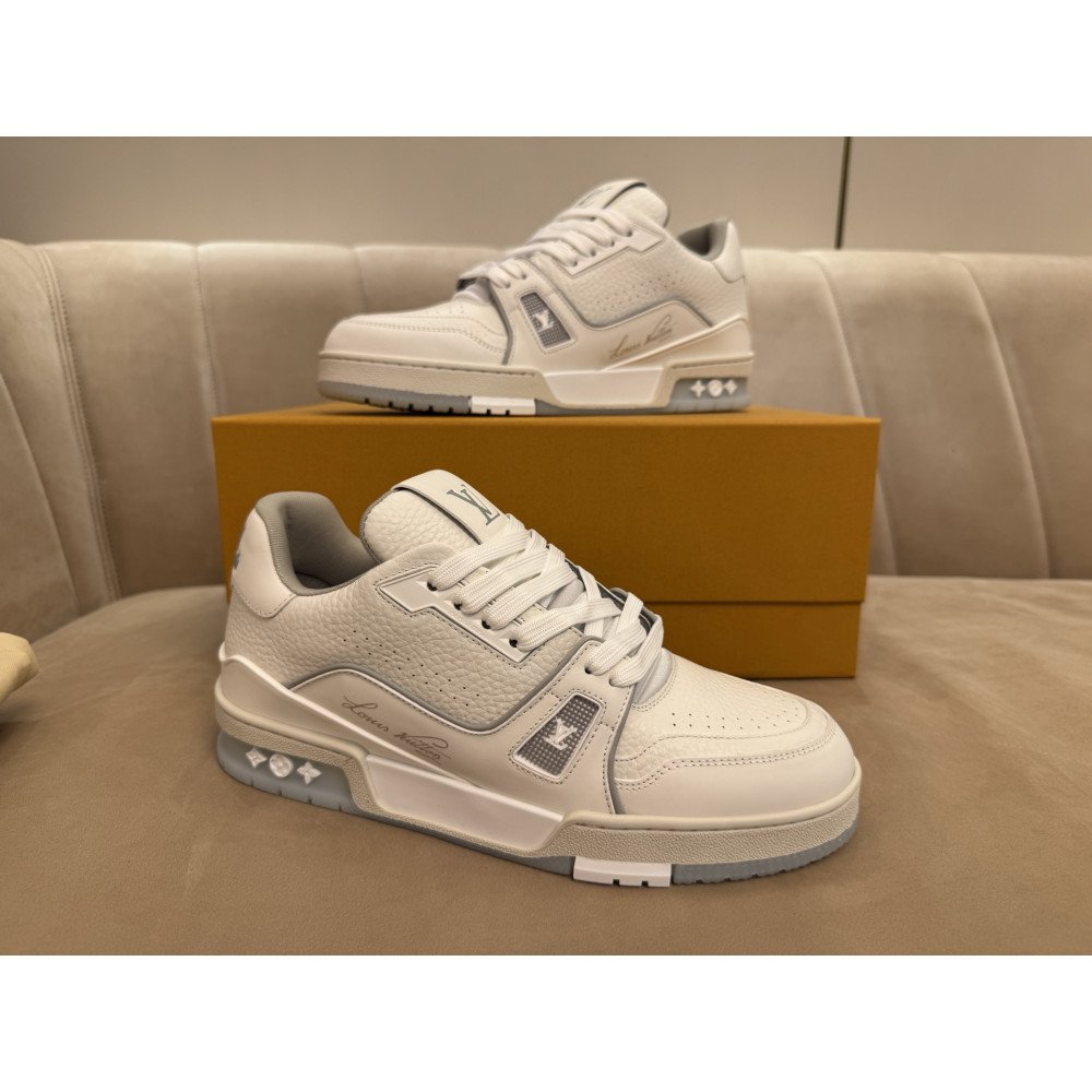 Louis Vuitton Trainer Classic Unisex Sneakers