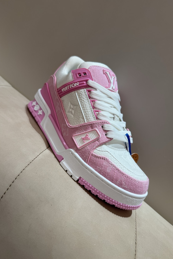 Louis Vuitton Trainer Classic Unisex Sneakers