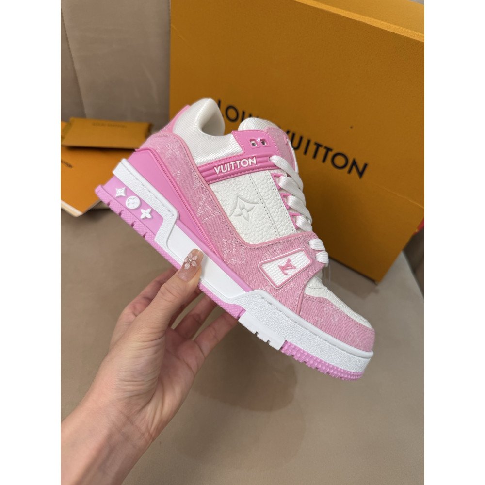 Louis Vuitton Trainer Classic Unisex Sneakers