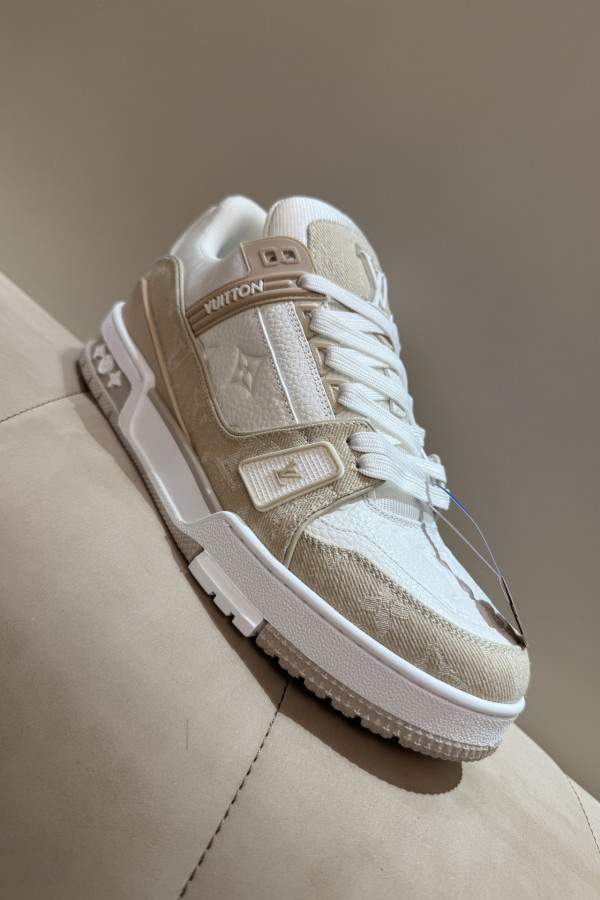 Louis Vuitton Trainer Classic Unisex Sneakers