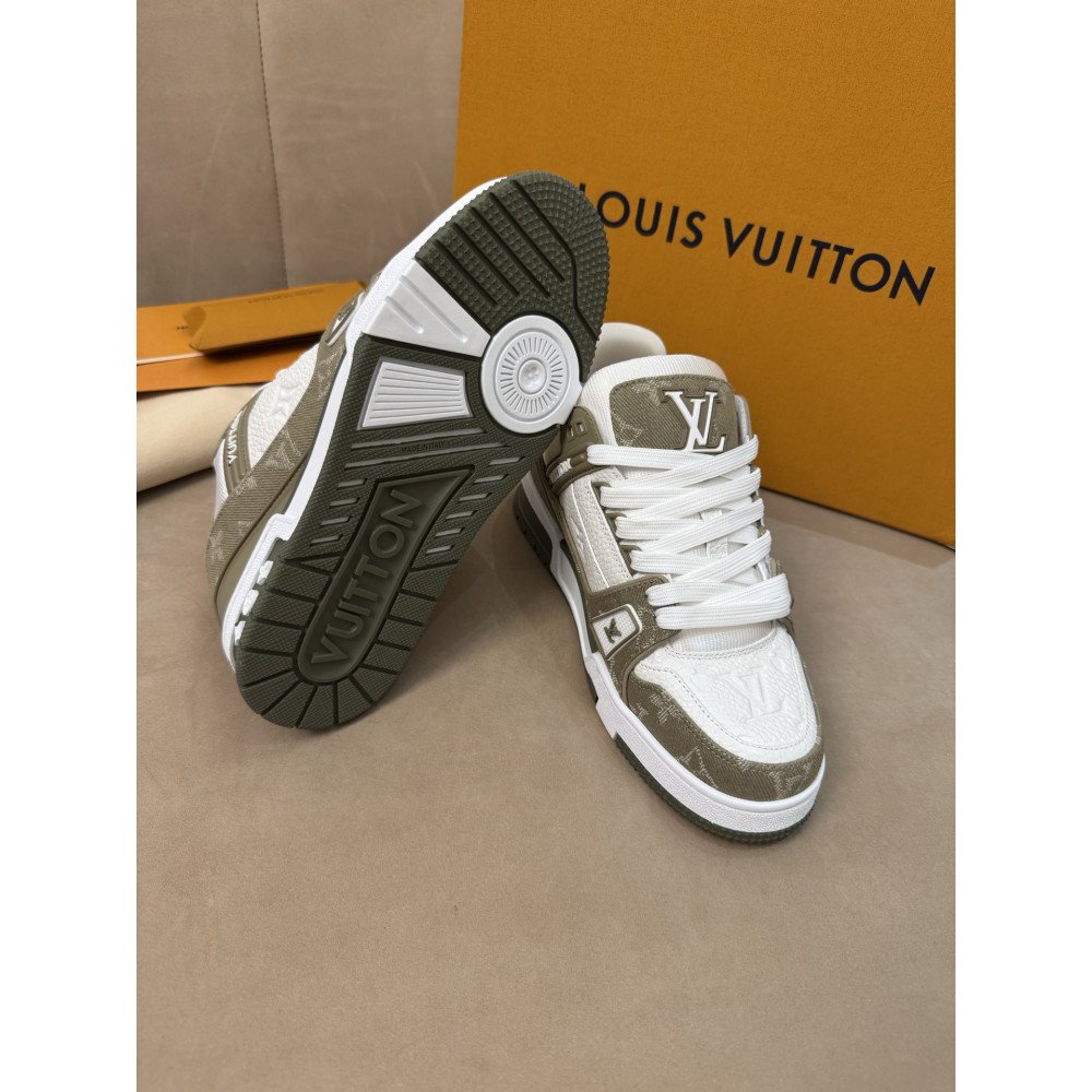 Louis Vuitton Trainer Classic Unisex Sneakers