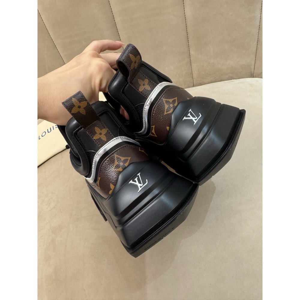 Louis Vuitton Archlight Chunky Dad Sneakers! Louis Vuitton Archlight Chunky Dad Sneakers!