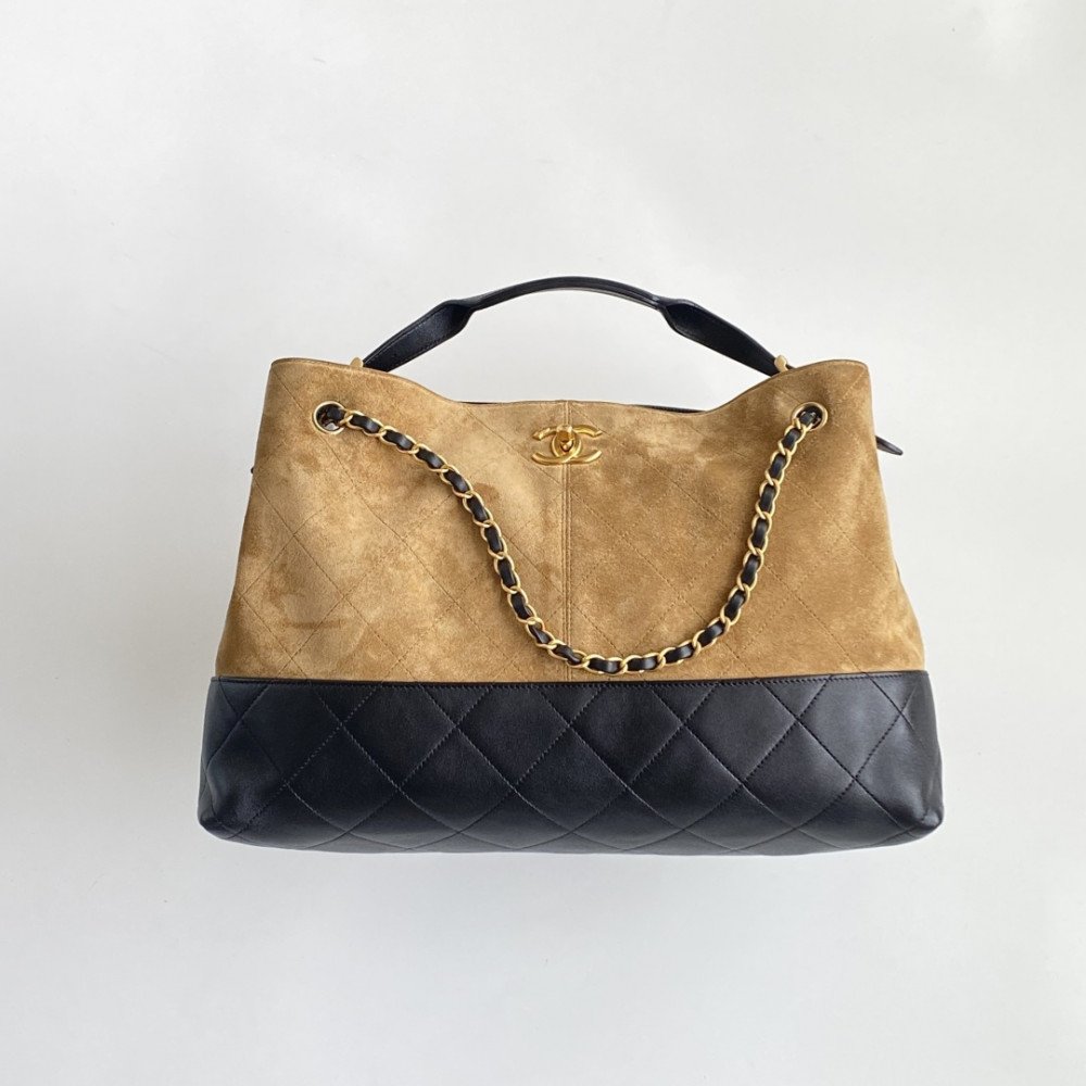 Chanel 25A large color-blocked shopping bag