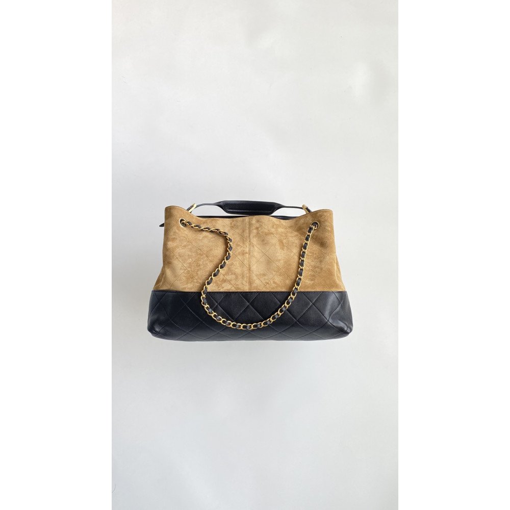 Chanel 25A large color-blocked shopping bag Chanel 25A large color-blocked shopping bag