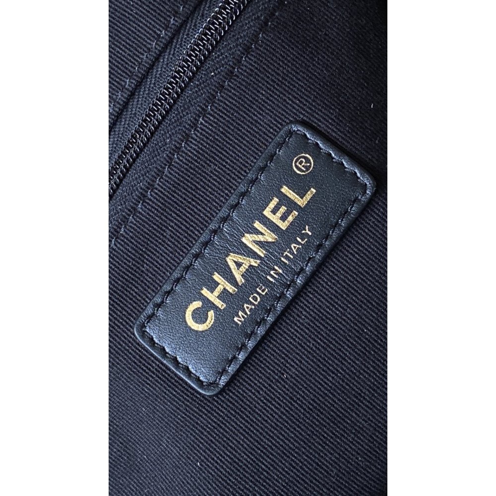 Chanel 25A large color-blocked shopping bag Chanel 25A large color-blocked shopping bag
