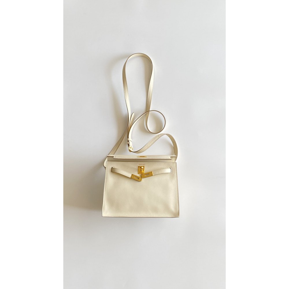 Hermès Kelly Danse "Milkshake White" classic dancing bag Hermès Kelly Danse "Milkshake White" classic dancing bag