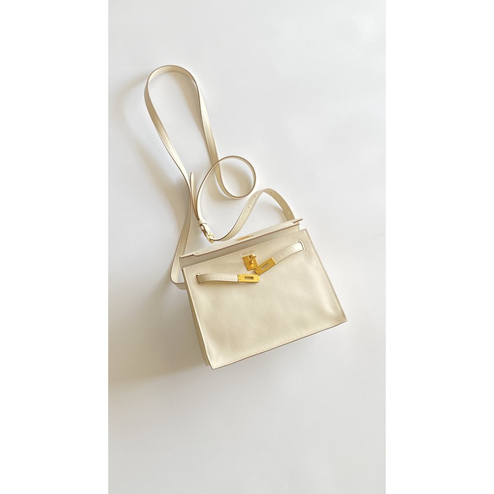 Hermès Kelly Danse "Milkshake White" classic dancing bag Hermès Kelly Danse "Milkshake White" classic dancing bag
