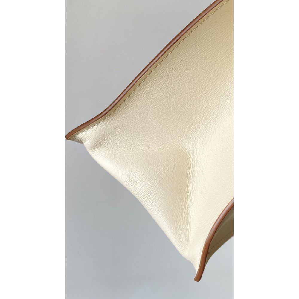 Hermès Kelly Danse "Milkshake White" classic dancing bag Hermès Kelly Danse "Milkshake White" classic dancing bag
