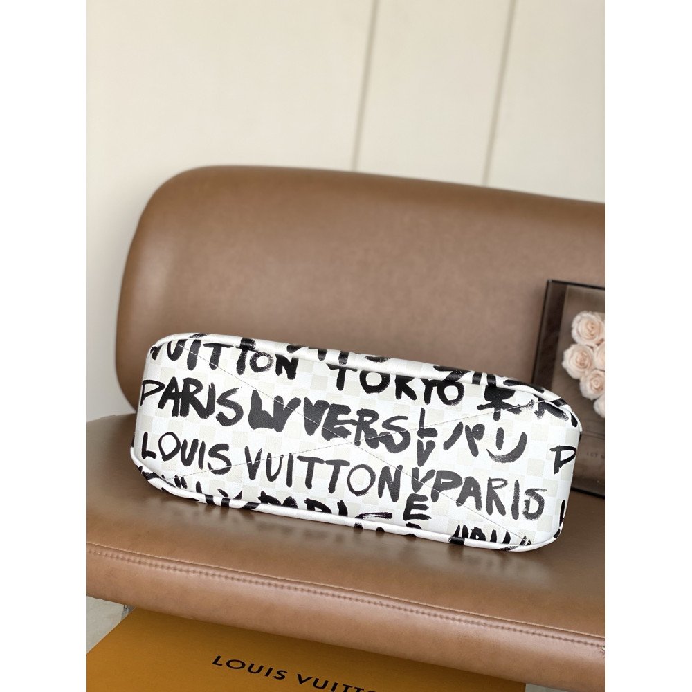 Louis Vuitton N40797 Black Graffiti Shopper Tote in medium size Louis Vuitton N40797 Black Graffiti Shopper Tote in medium size