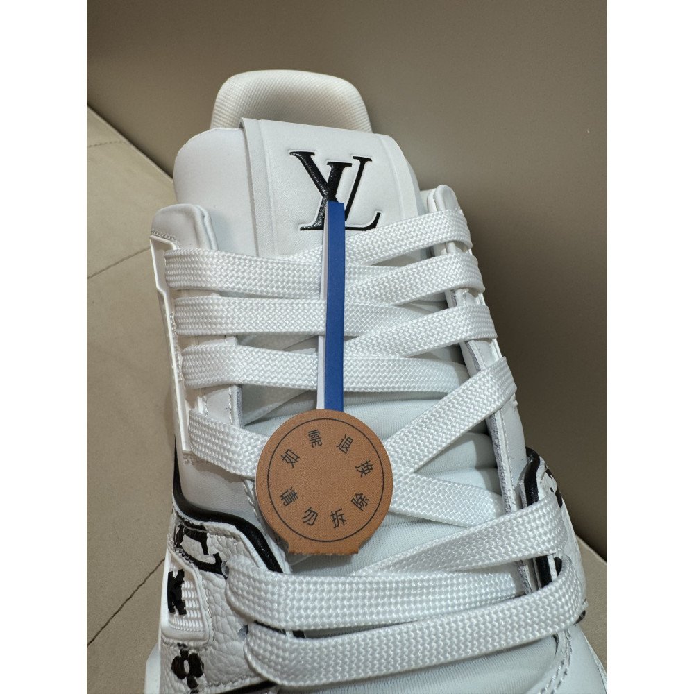 Louis Vuitton Trainer Classic Unisex Sneakers