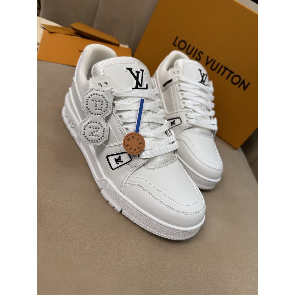 Louis Vuitton Trainer Classic Unisex Sneakers